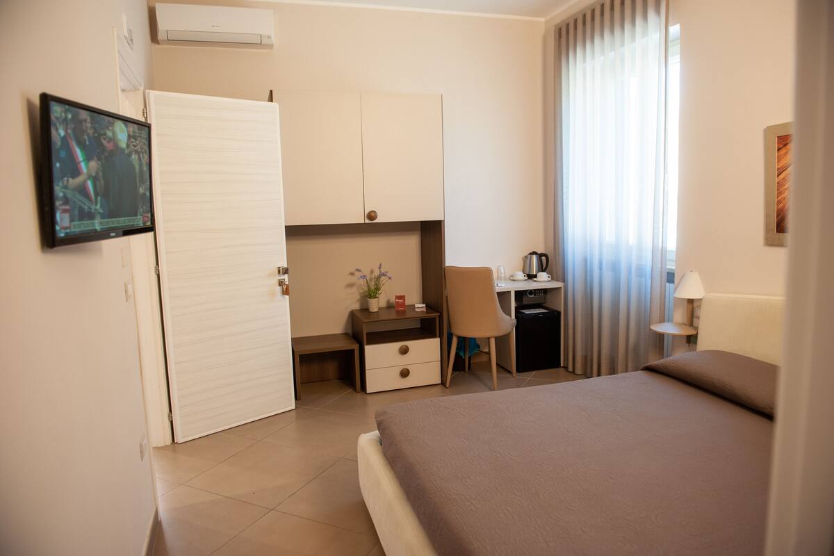Minibar, in-room safe, desk, soundproofing