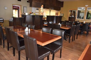 Food and drink - Canadas best value Inn & suites (Castlegar)