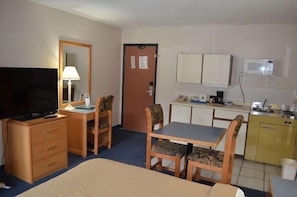18 habitaciones, escritorio, camas extra y wifi gratis