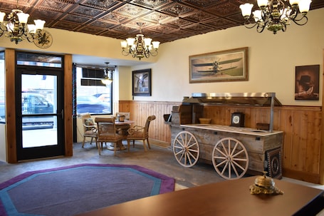 Free daily self-service breakfast . Silver Horseshoe Inn