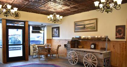 Silver Horseshoe Inn