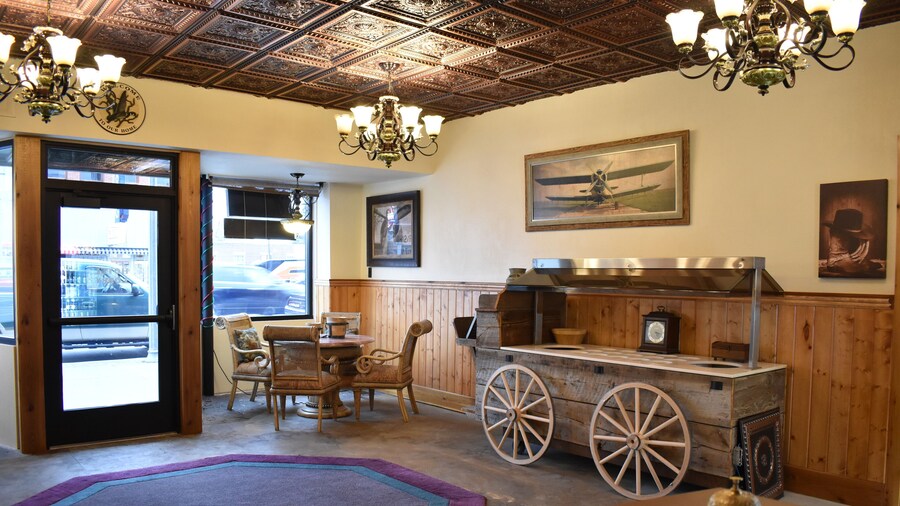 Silver Horseshoe Inn