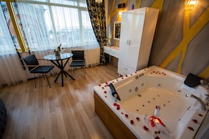 1 chambre, minibar, coffres-forts dans les chambres, rideaux occultants
