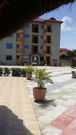 Exterior. Skyways Hotel
