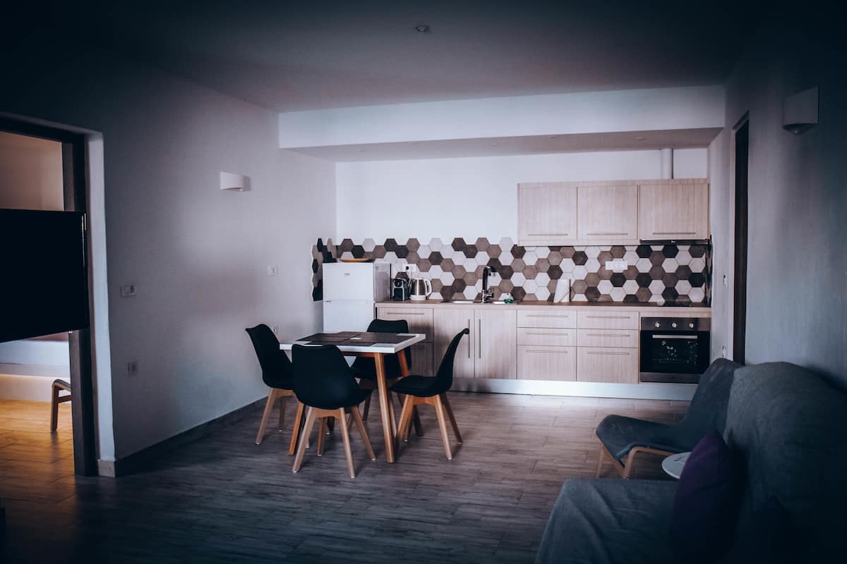 Superior Apartment, Garden View (Niabelo Villa 1) | Living room | Flat-screen TV