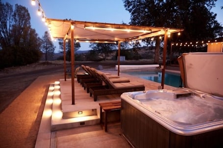 Bañera de hidromasaje exterior