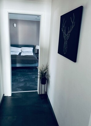 Traditional Condo, Garden View | Living area | Flat-screen TV - Ferienwohnung zum Schlosspark Calden (Calden)