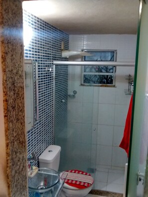 Classic House, 2 Double Beds, Smoking | Bathroom | Shower, hair dryer, towels