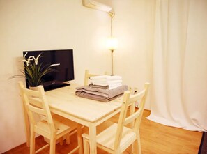 Studio | In-room dining