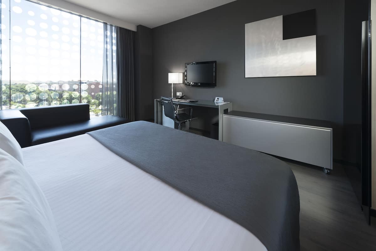 1 bedroom, minibar, in-room safe, desk