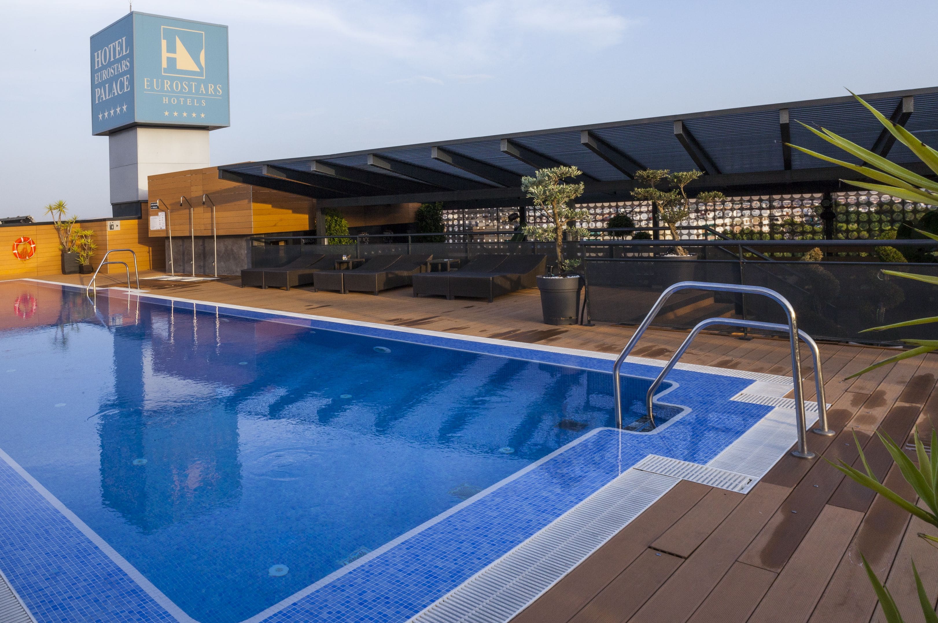 Alberca al aire libre por temporada 