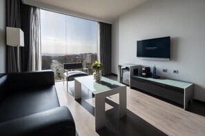 Minibar, in-room safe, desk, soundproofing