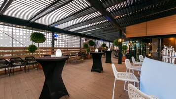 Bar junto a la alberca