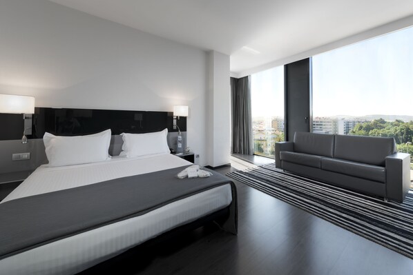 Minibar, in-room safe, desk, soundproofing