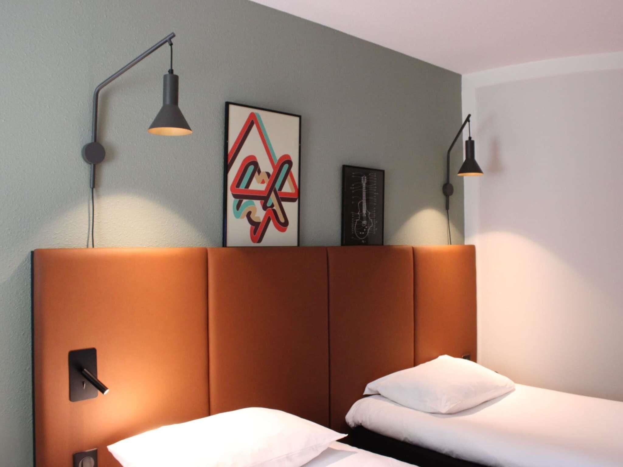 Habitación doble estándar, 1 cama matrimonial | Ropa de cama de alta calidad y caja de seguridad en la habitación 
