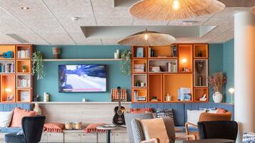 Bar (trong khuôn viên)