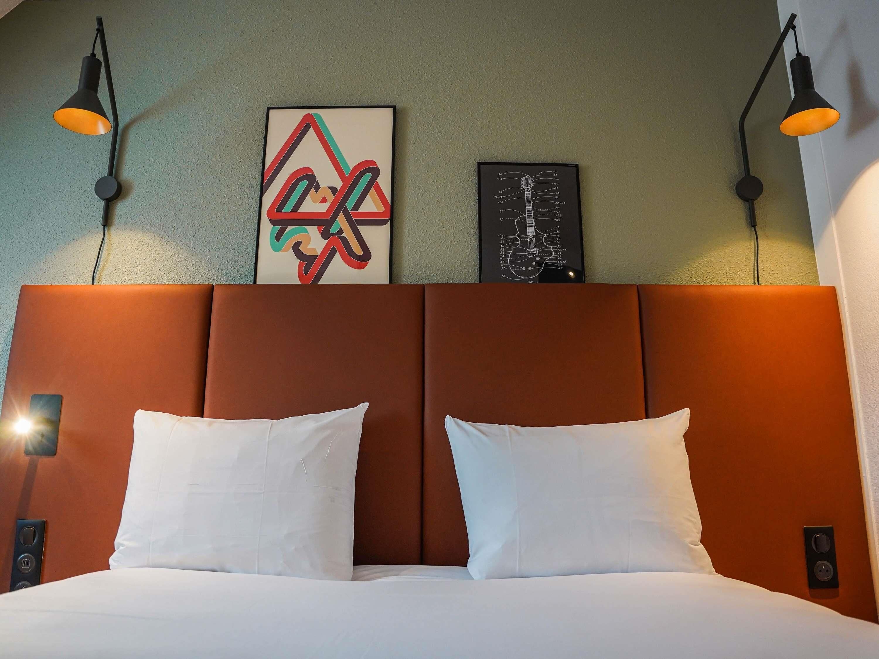 standard double room, 1 double bed | premium bedding, in-room safe, desk, soundproofing