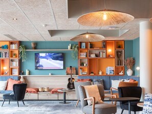 Bar (on property) - ibis Bayeux Port En Bessin (Port-en-Bessin-Huppain)