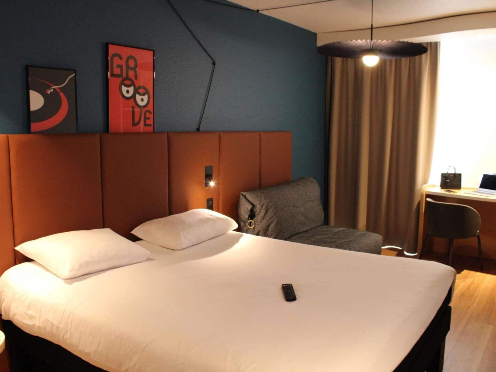 Premium bedding, in-room safe, desk, soundproofing