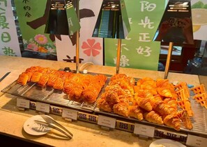 Desayuno buffet todos los días (con cargo)