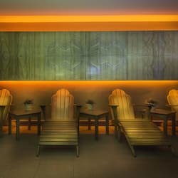 Couples treatment room(s), sauna, hot tub, steam room