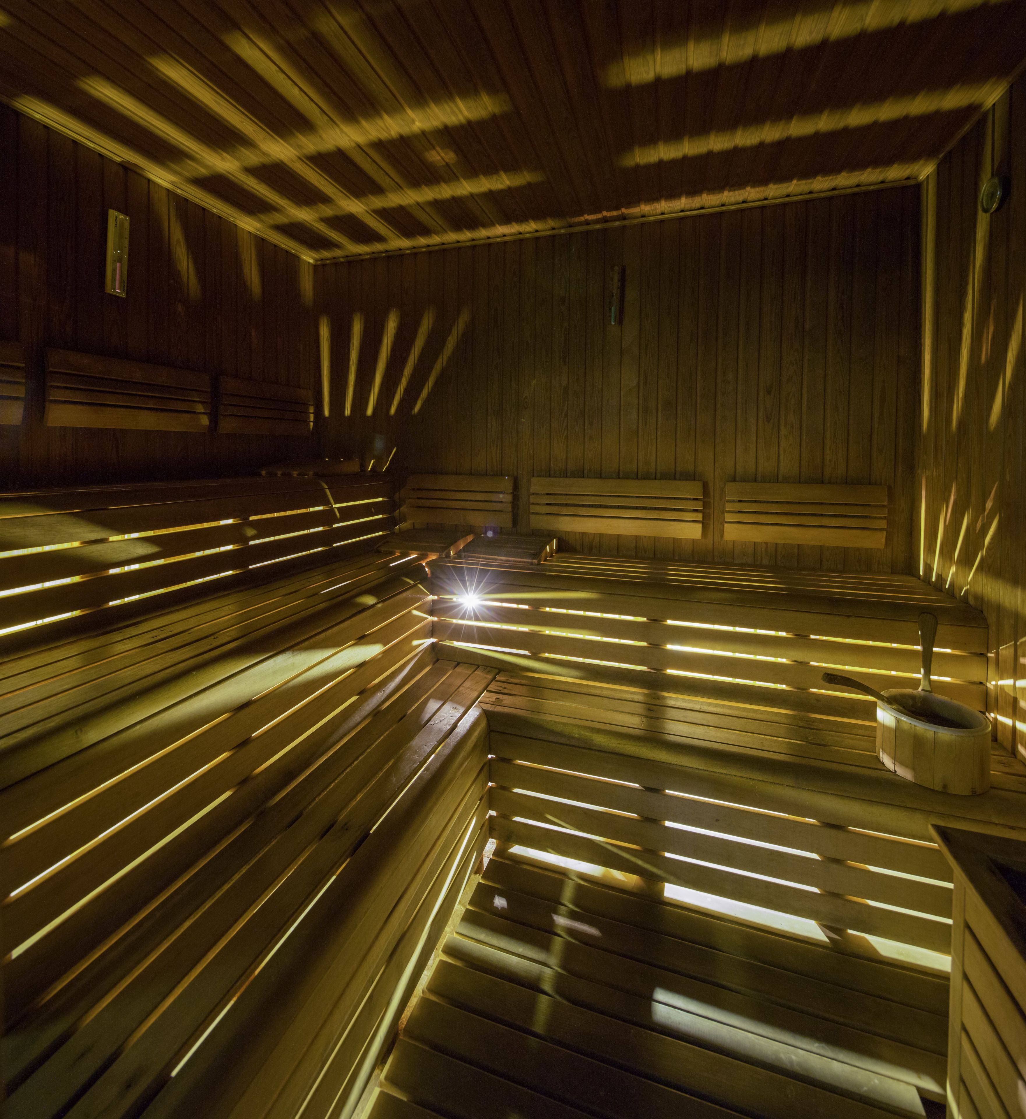 couples treatment room(s), sauna, hot tub, steam room