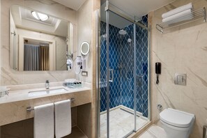 Executive Double Room, Balcony | Bathroom