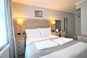 Doppelzimmer | Hochwertige Bettwaren, individuell dekoriert, individuell eingerichtet