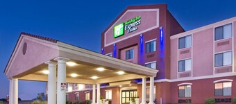 Holiday Inn Express & Suites Willcox by IHG