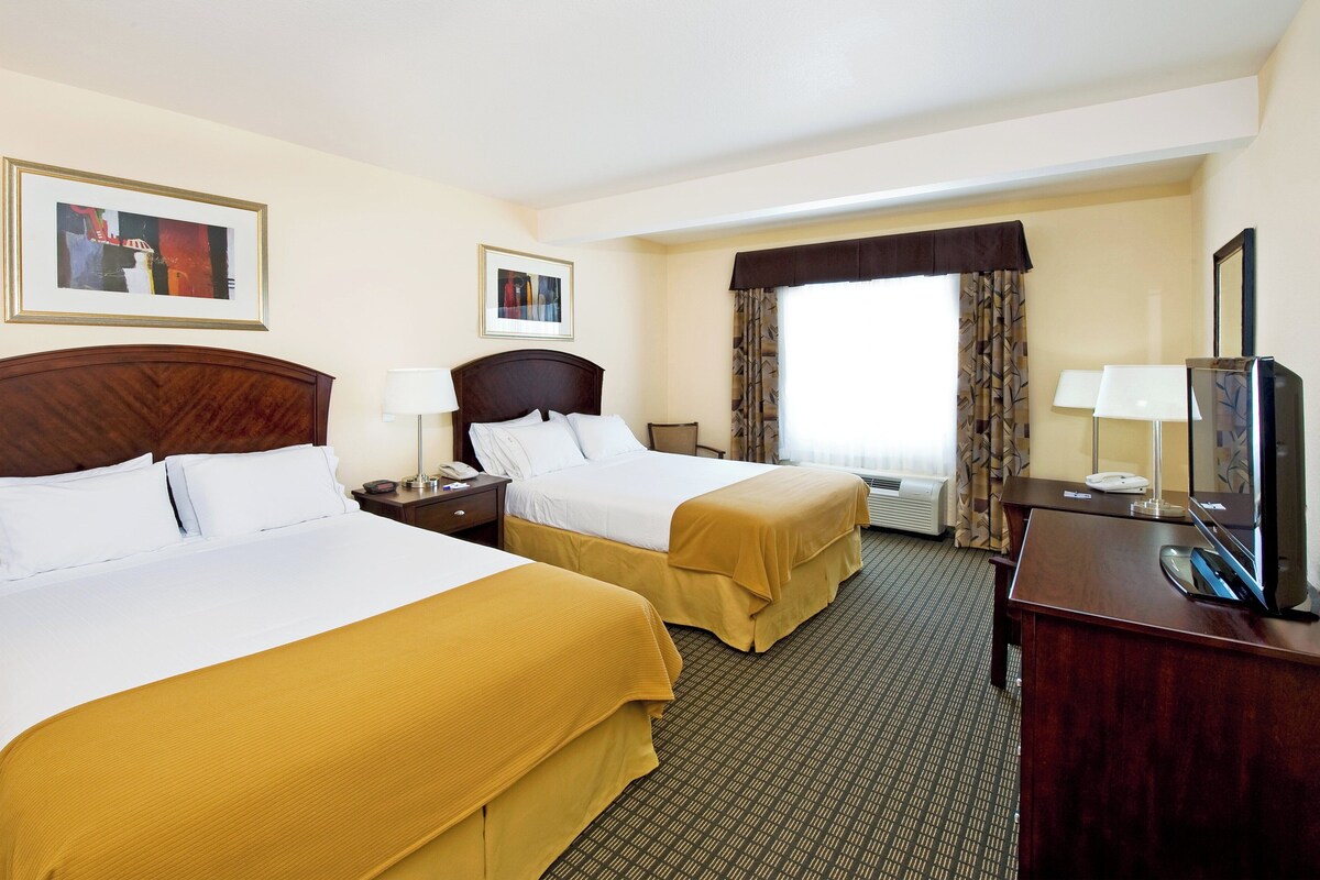 In-room safe, desk, blackout curtains, iron/ironing board