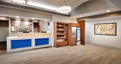 Holiday Inn Express Mitchell by IHG