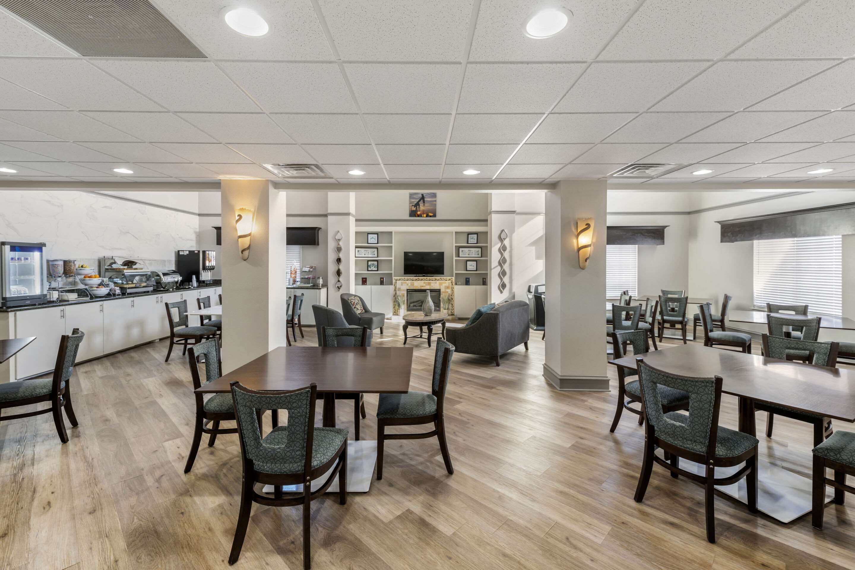 free daily full breakfast