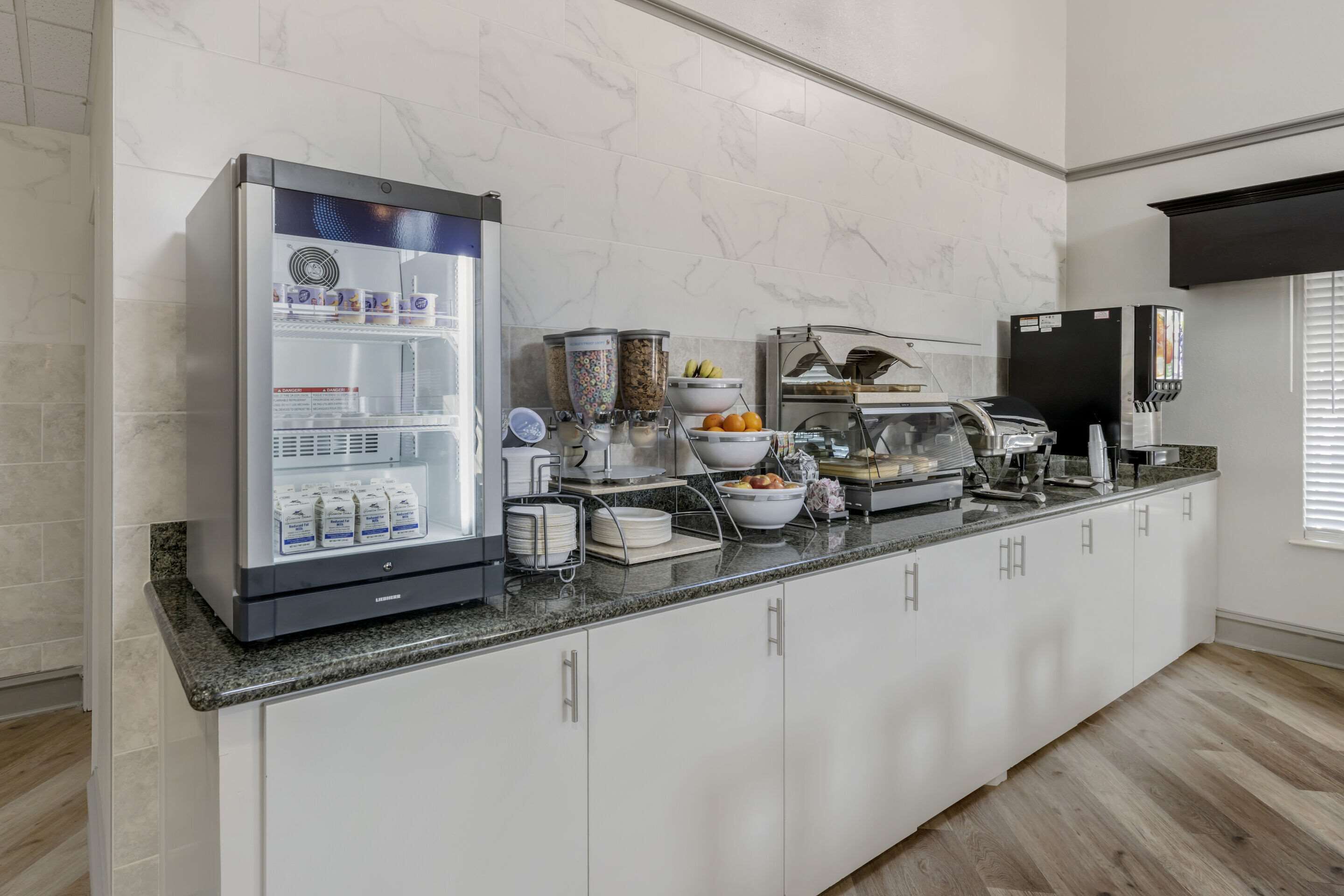 free daily full breakfast