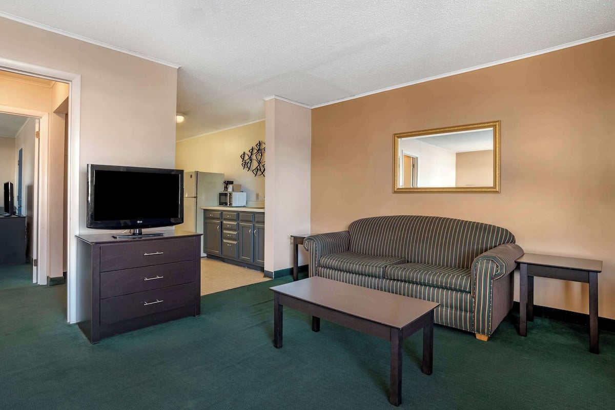 Iron/ironing board, cribs (free), rollaway beds (surcharge), WiFi (free)