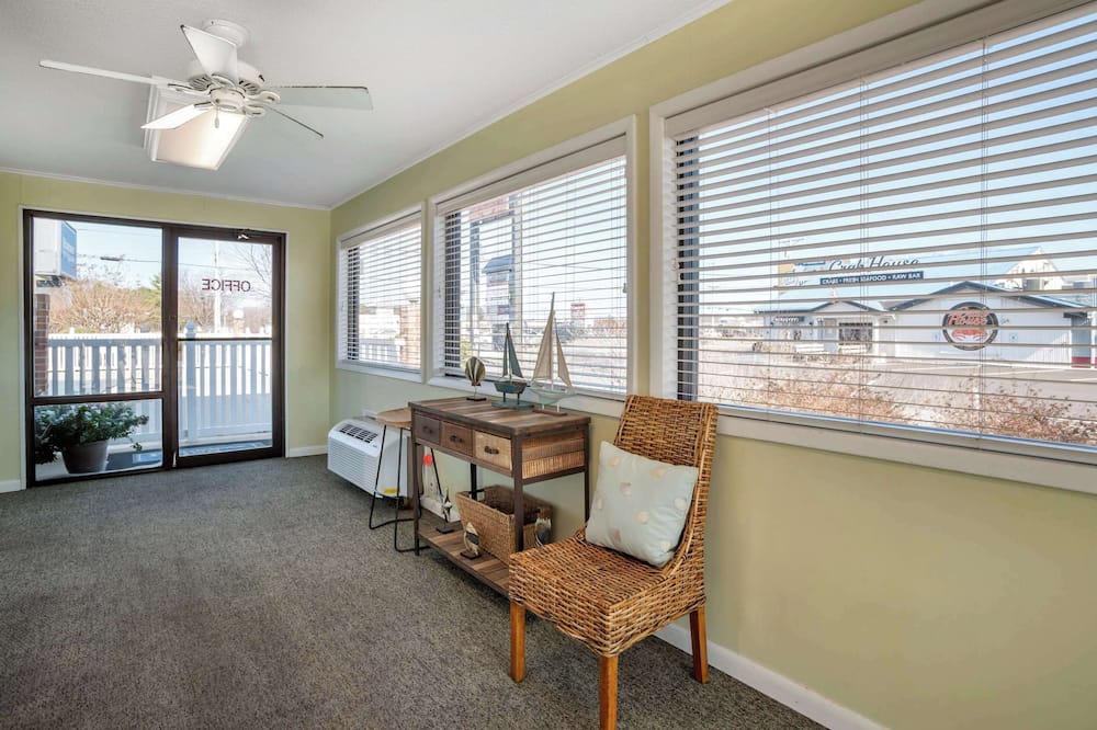 Rodeway Inn & Suites Rehoboth Beach
