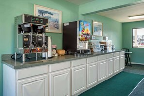 Free continental breakfast - Rodeway Inn & Suites Rehoboth Beach (Rehoboth Beach)