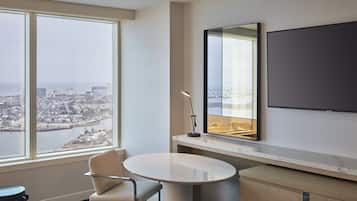 Premium bedding, in-room safe, desk, iron/ironing board