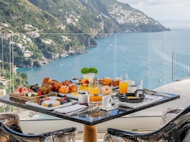 Desayuno continental incluido todos los días