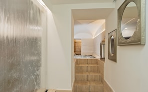 Hammam, soins corporels, soins du visage, salles de massage et de soins