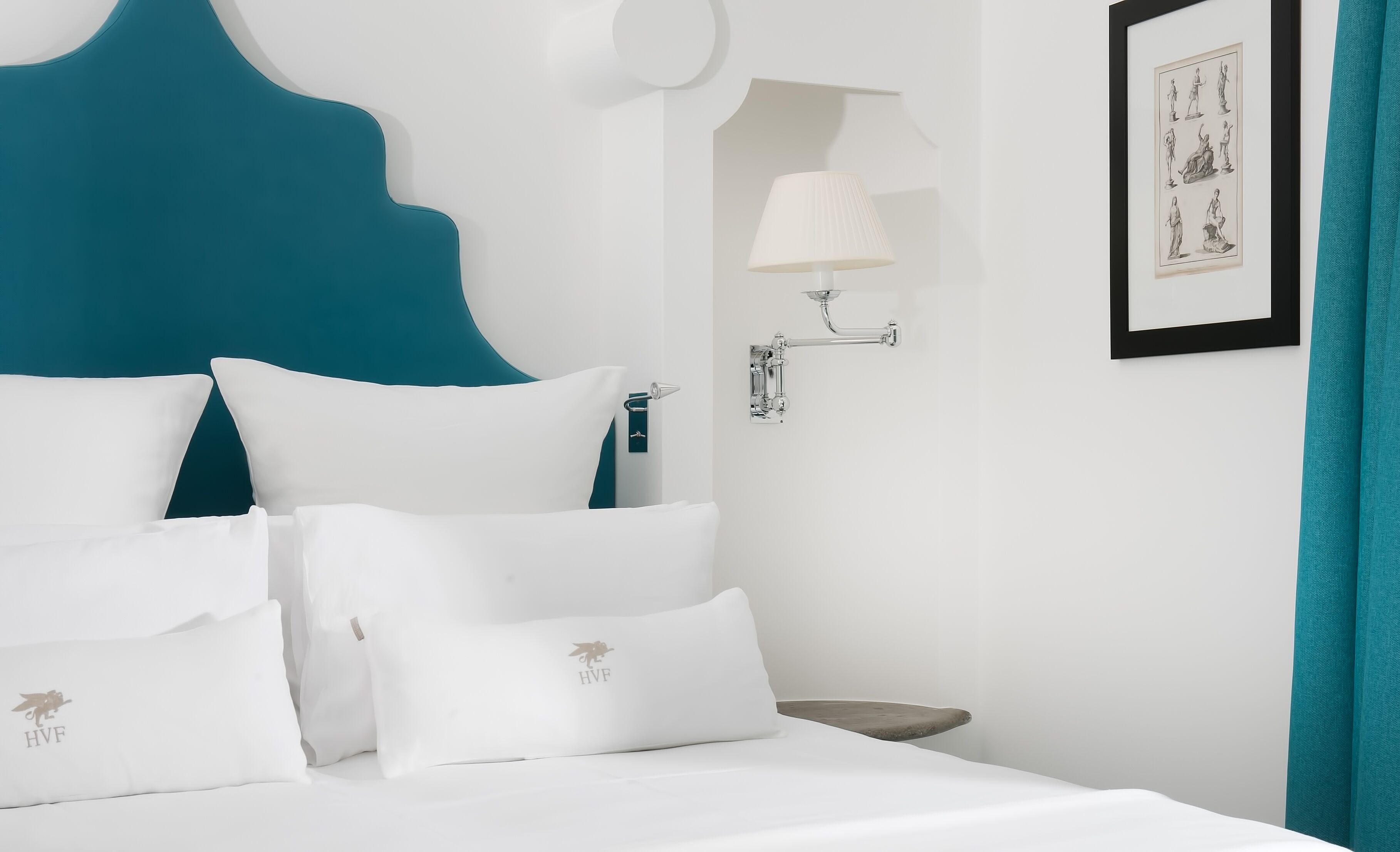 Superior Room (02) | Premium bedding, minibar, in-room safe, desk