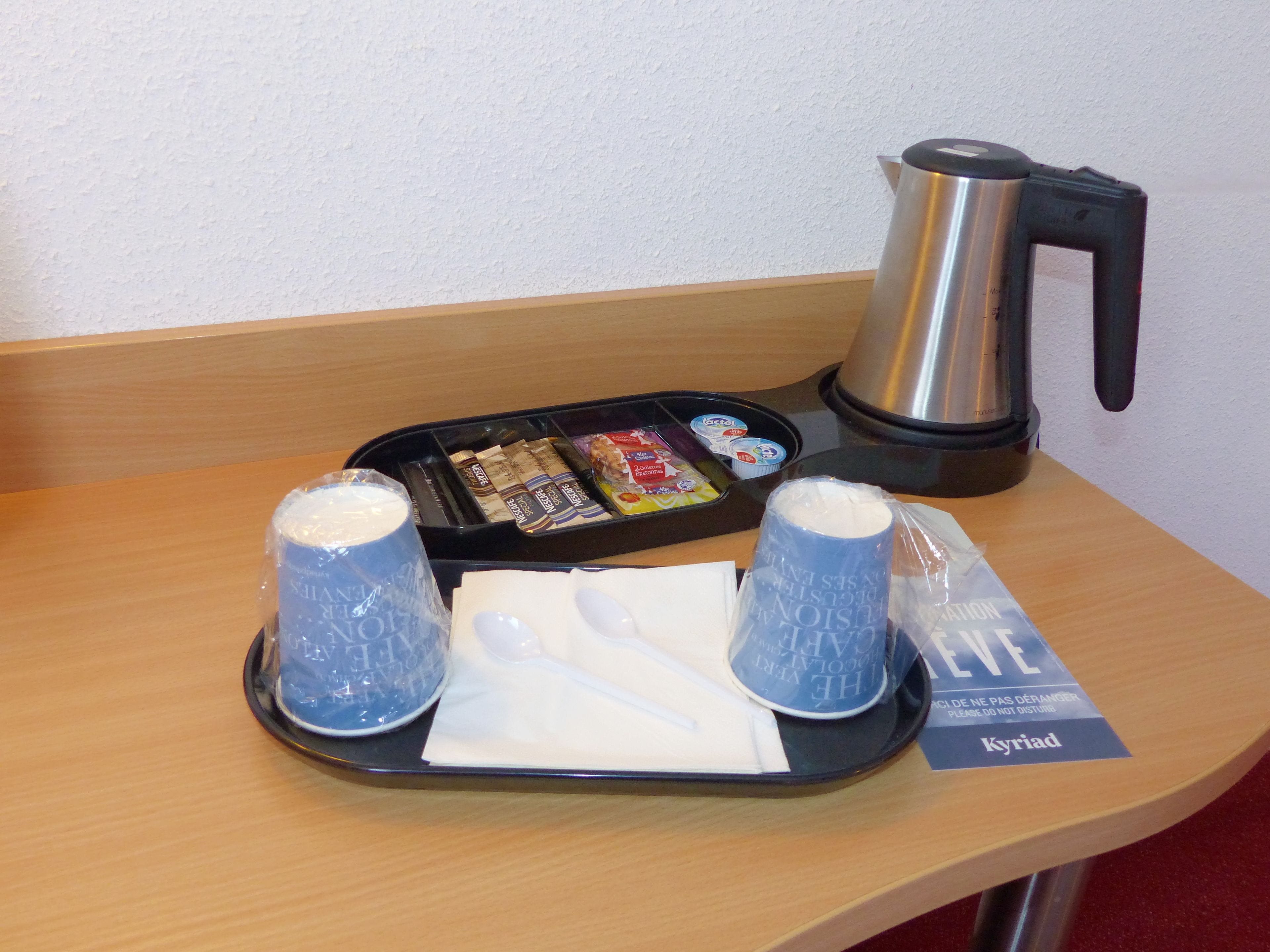 standard room, 2 single beds | coffee and/or coffee maker