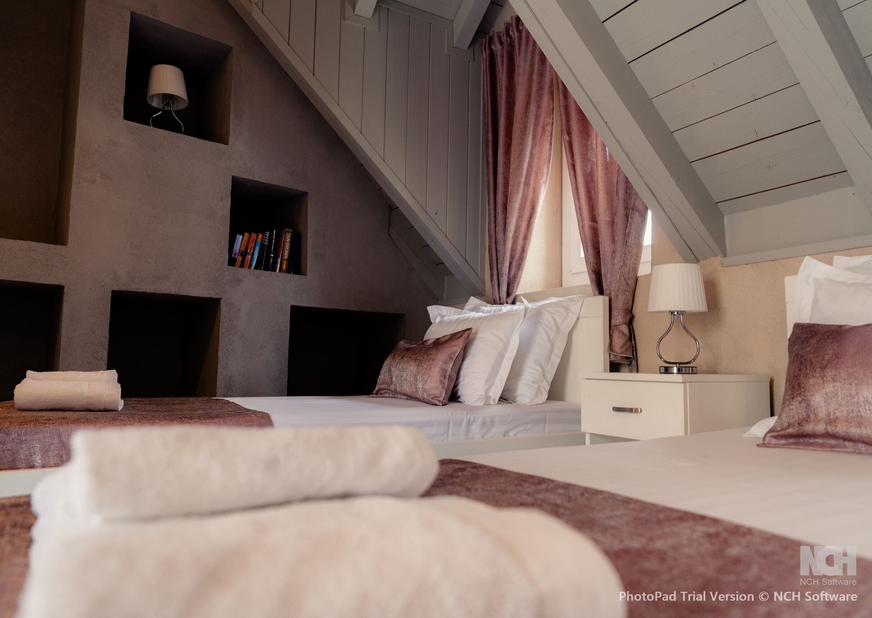 Twin Room | Desk, free WiFi, bed sheets