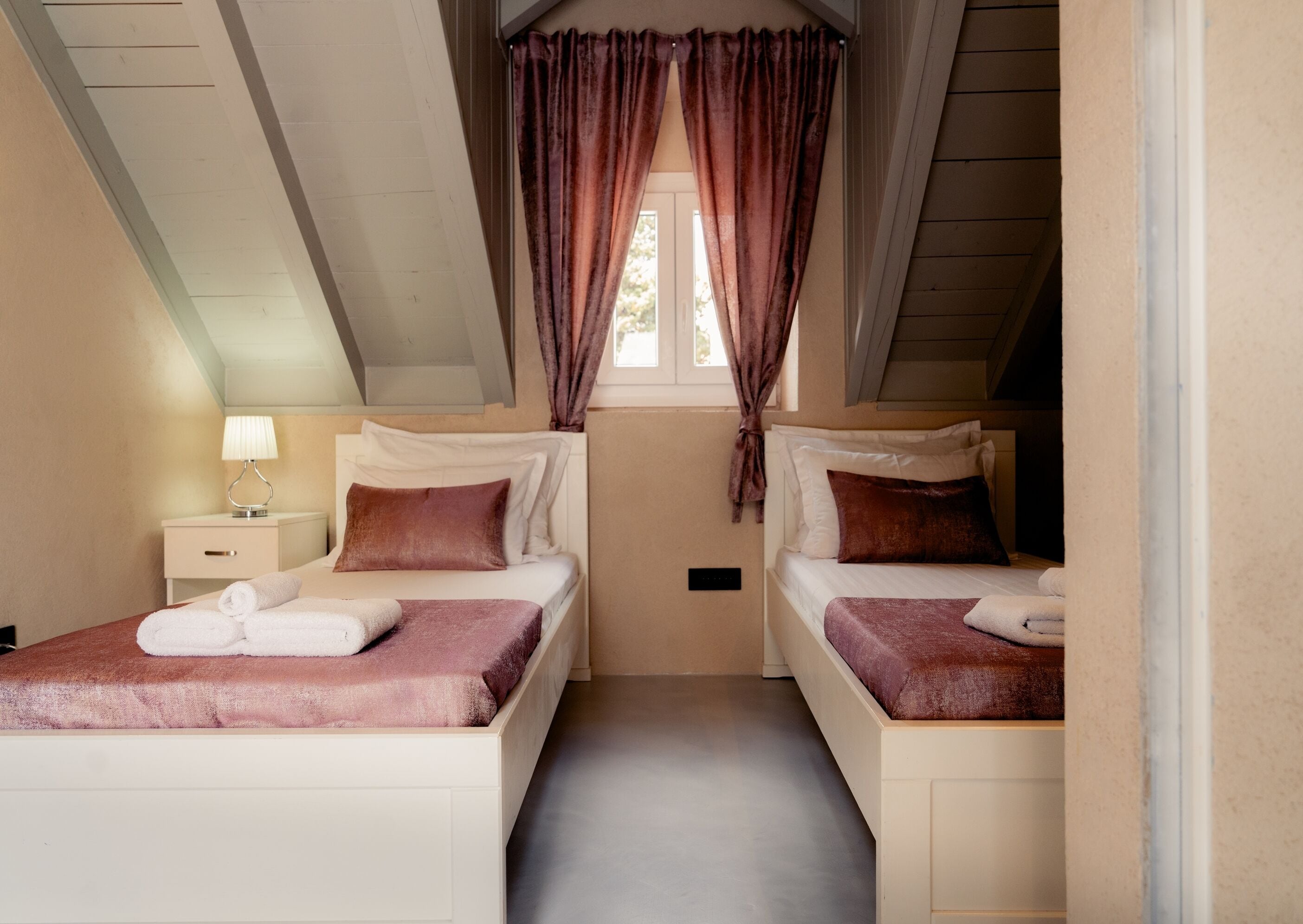 Tomannsrom | Skrivebord, wi-fi (inkludert) og sengetøy