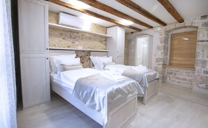 Twin Room Large | Skrivebord, wi-fi (inkludert) og sengetøy