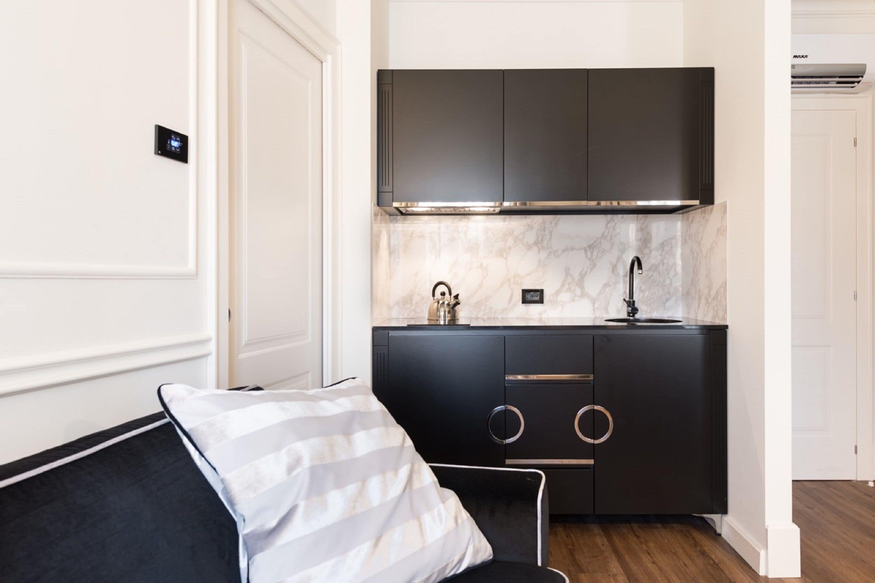 deluxe apartment dependance (4 pax - stradone provolo 3 - separate building, 800 m from hotel)) | living area | 50-inch plasma tv with satellite channels, tv