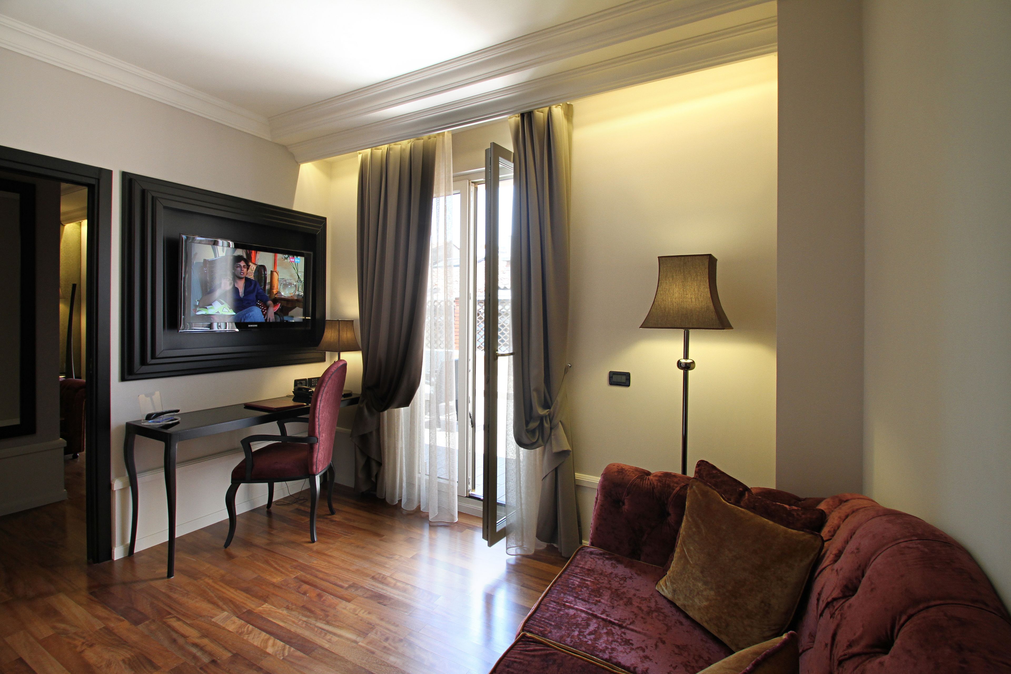luxury suite, 1 bedroom | 1 bedroom, premium bedding, down duvets, memory-foam beds