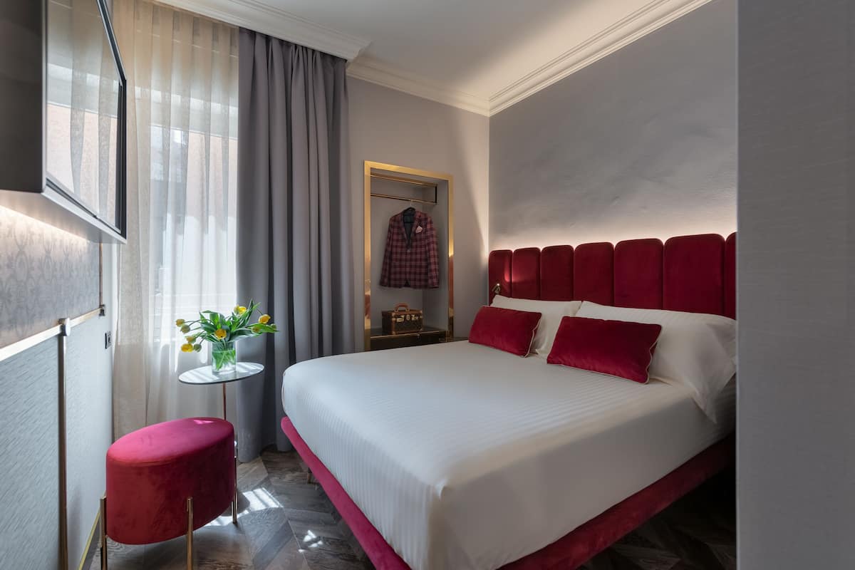 Eenvoudige tweepersoonskamer (Piccola) | Luxe beddengoed, donzen dekbedden, bedden met traagschuimmatras