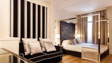 Deluxe Apartment dependance (Split level 5pax Stradone Provolo 3 separate building, 800m from Hotel)