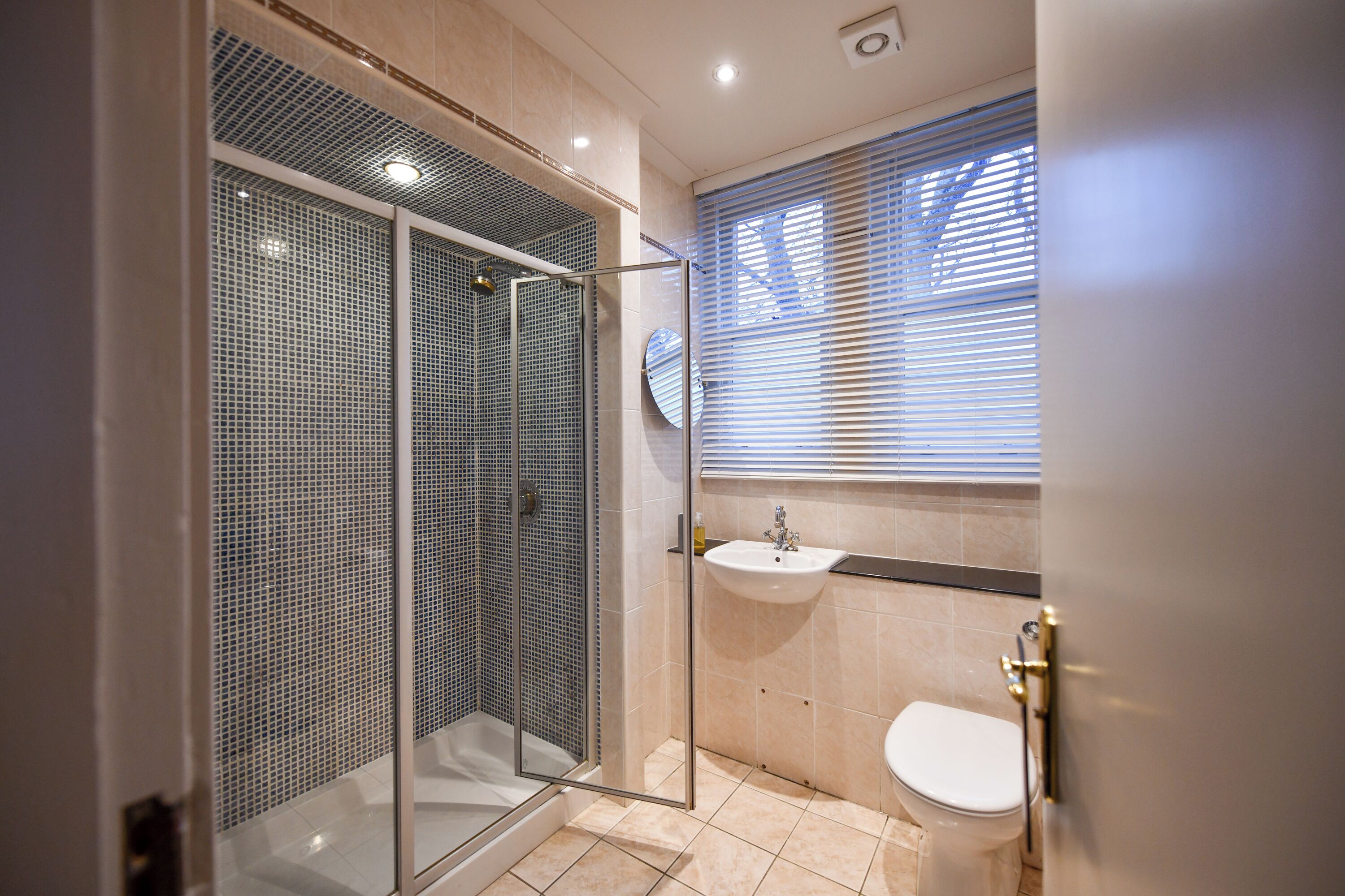 cosy double room | bathroom | combined shower/bathtub, hair dryer, towels