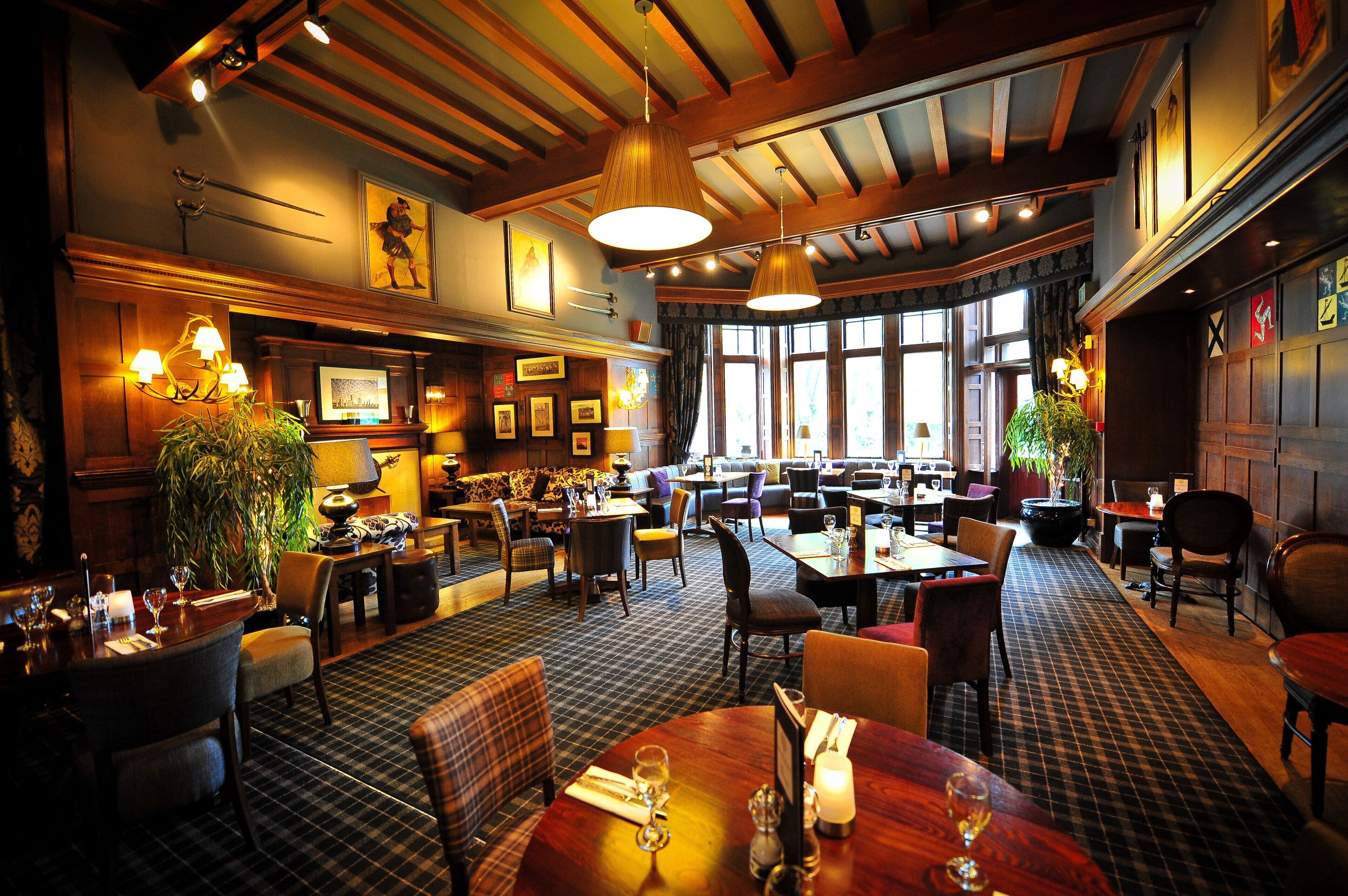 breakfast, lunch, dinner served; international cuisine